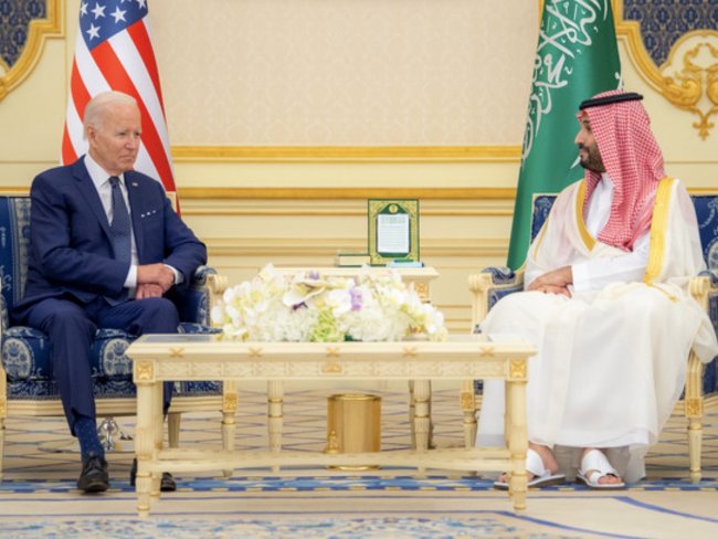 В Саудовской Аравии Байден попытался настроить арабов против России