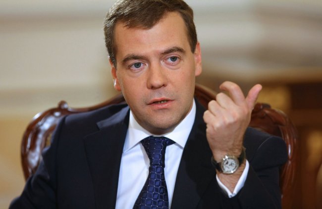 Медведев: Приток мигрантов в РФ вырос на треть в 2021 году
