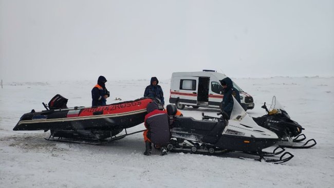 49 жителей Сахалина оказалось на оторванной льдине в открытом море