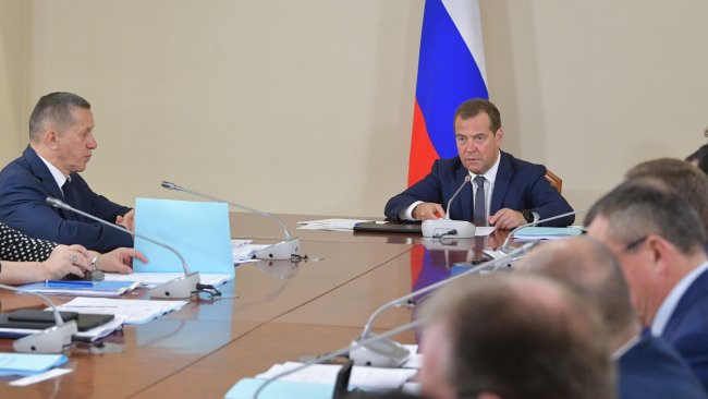 Высылку российских дипломатов прокомментировал Медведев