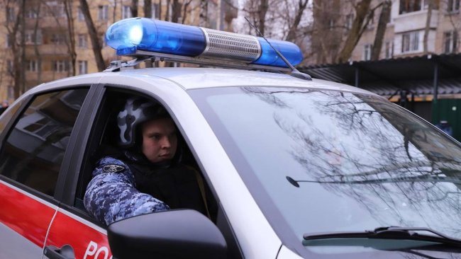 Четырех мужчин задержали за стрельбу из автомата в Москве