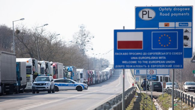 Поляки блокируют перевозки из Украины