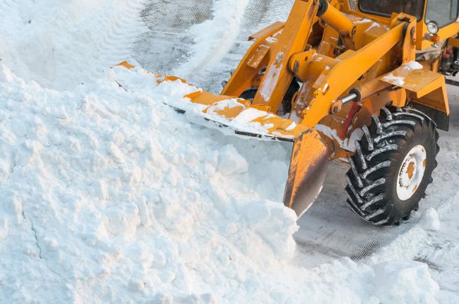 Коммунальщиков начнут штрафовать за плохую уборку снега
