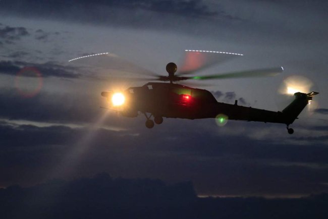Cпасатели нашли обломки вертолета президента Раиси